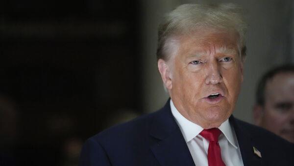 Trump ‘temporarily’ drops lawsuit against his former lawyer